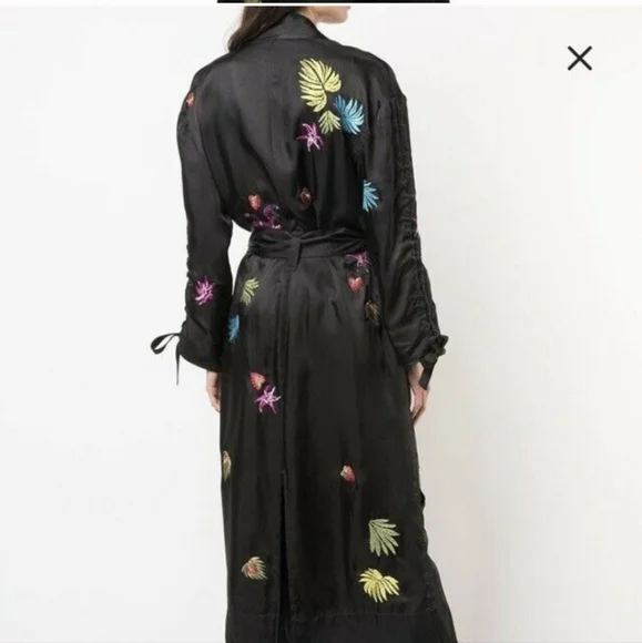 Cinq a sept aziza black multi embroidered kimono jacket robe M/L NWT msrp $795 - Picture 2 of 9